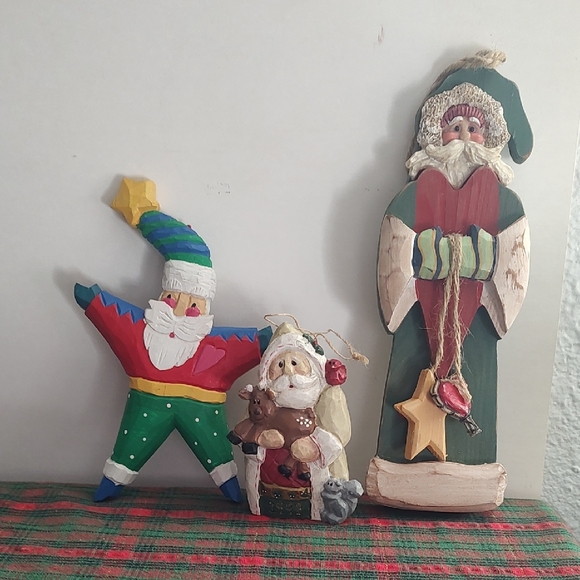 Set Of Three Hand Carved Wooden Santa's Christmas Tree Ornaments - Picture 2 of 12